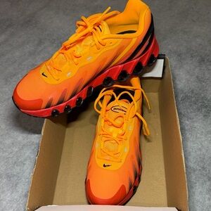 NEW NIKE AIR MAX DN8 FQ7860 800 Sz 10 Team Orange Black Running Sneakers Shoes